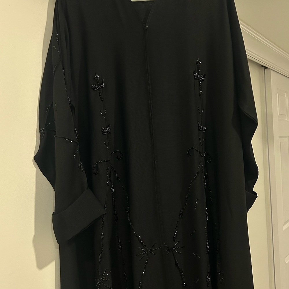 Detailed Black Abaya